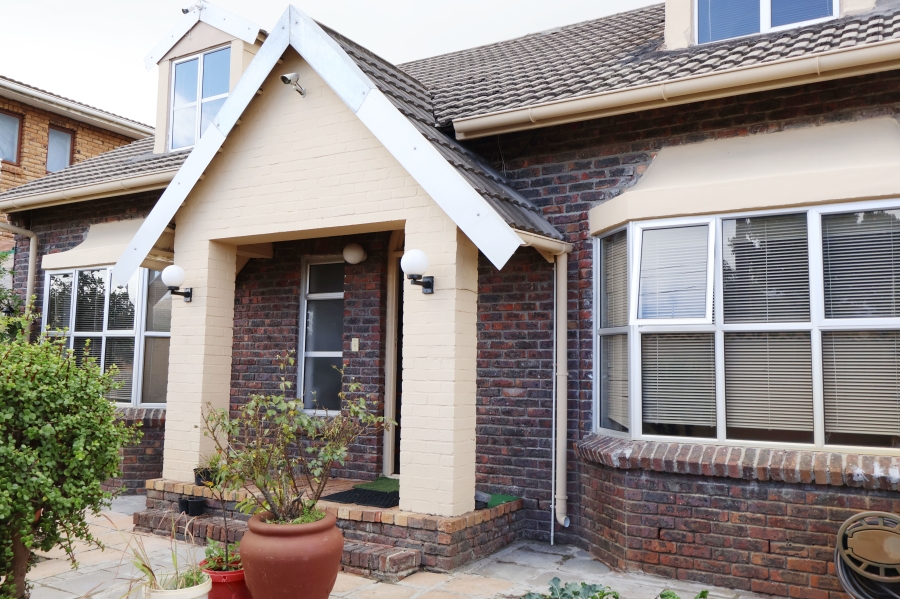 4 Bedroom Property for Sale in Retreat Western Cape